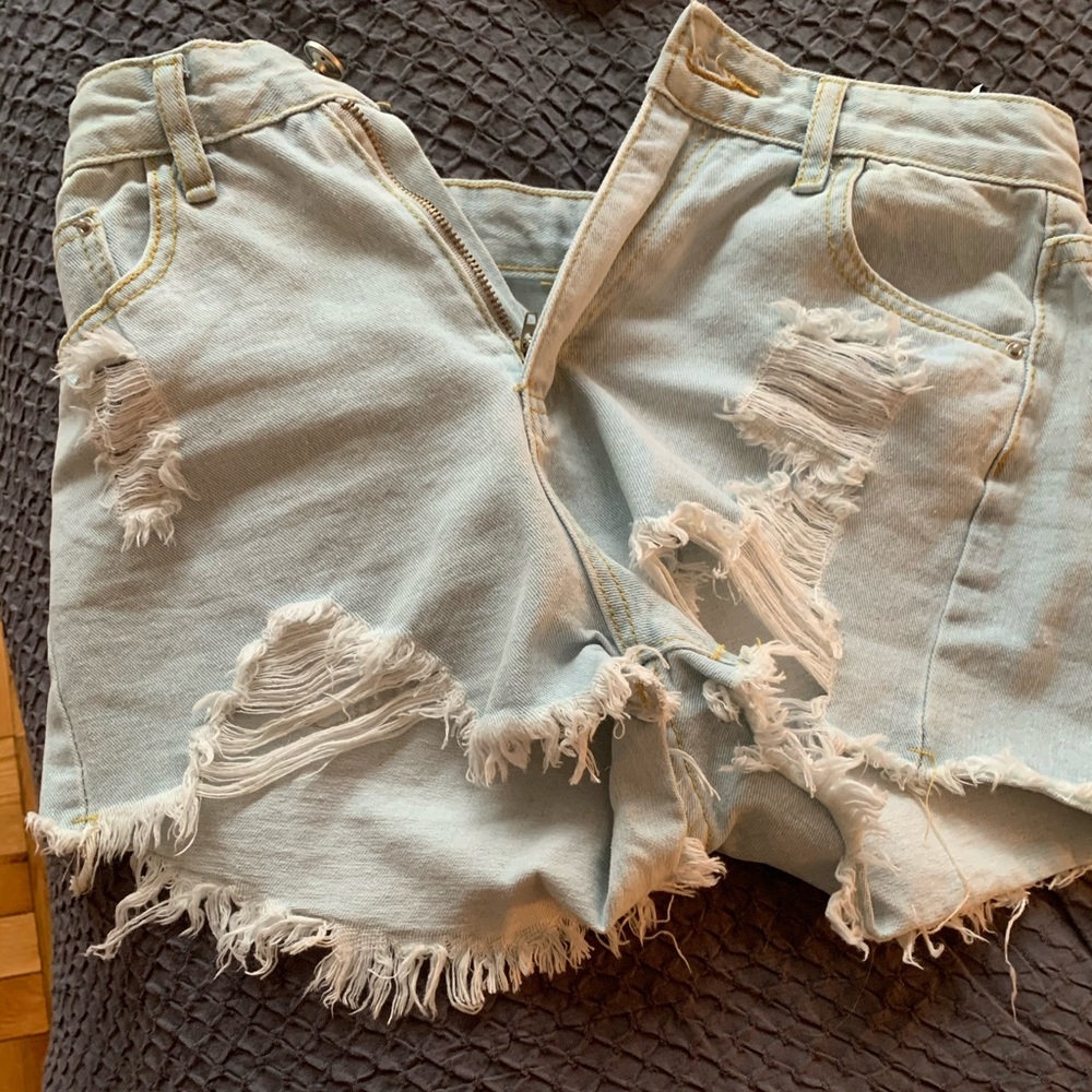 Shein - Destresses Frayed High-Rise Denim Shorts